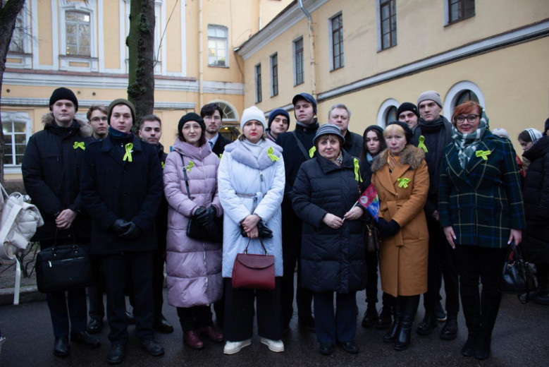 Делегация юридического факультета приняла участие в мероприятиях, посвященных полному освобождению Ленинграда от фашистской блокады.