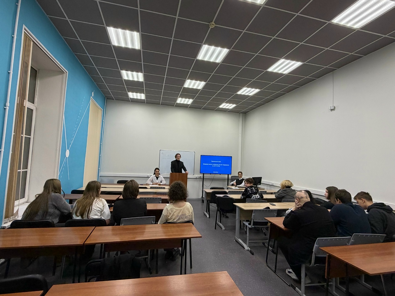 На юридическом факультете прошло занятие профориентационно-образовательного проекта для учащихся классов психолого-педагогической направленности