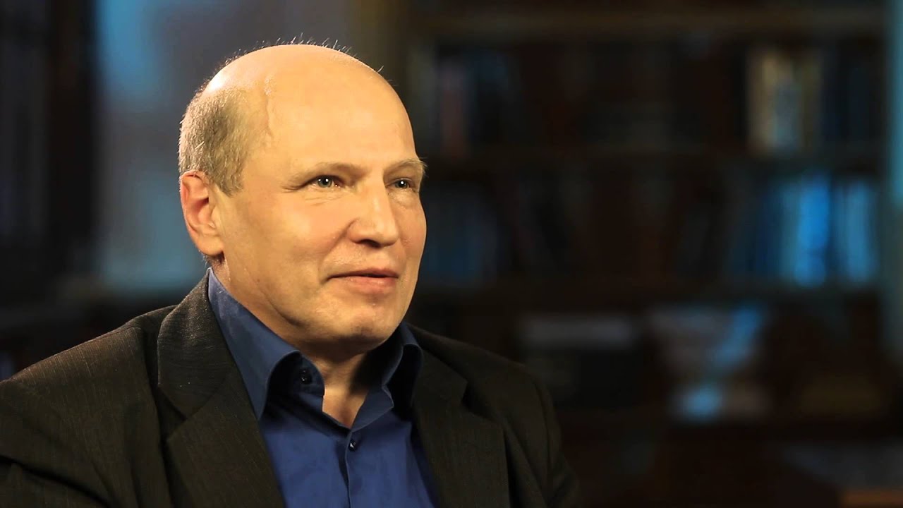 Заведующий кафедрой уральских языков, фольклора и литературы, член-корреспондент РАН Сергей Алексеевич Мызников награжден Медалью Императора Павла I 