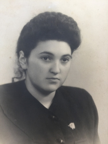 Ланина И.Я. в юные годы.jpg