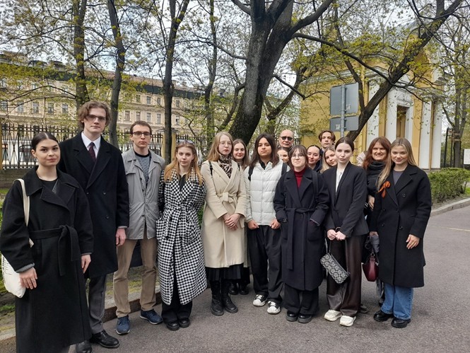 Состоялась торжественная церемония возложения цветов к  Мемориалу Героям-герценовцам