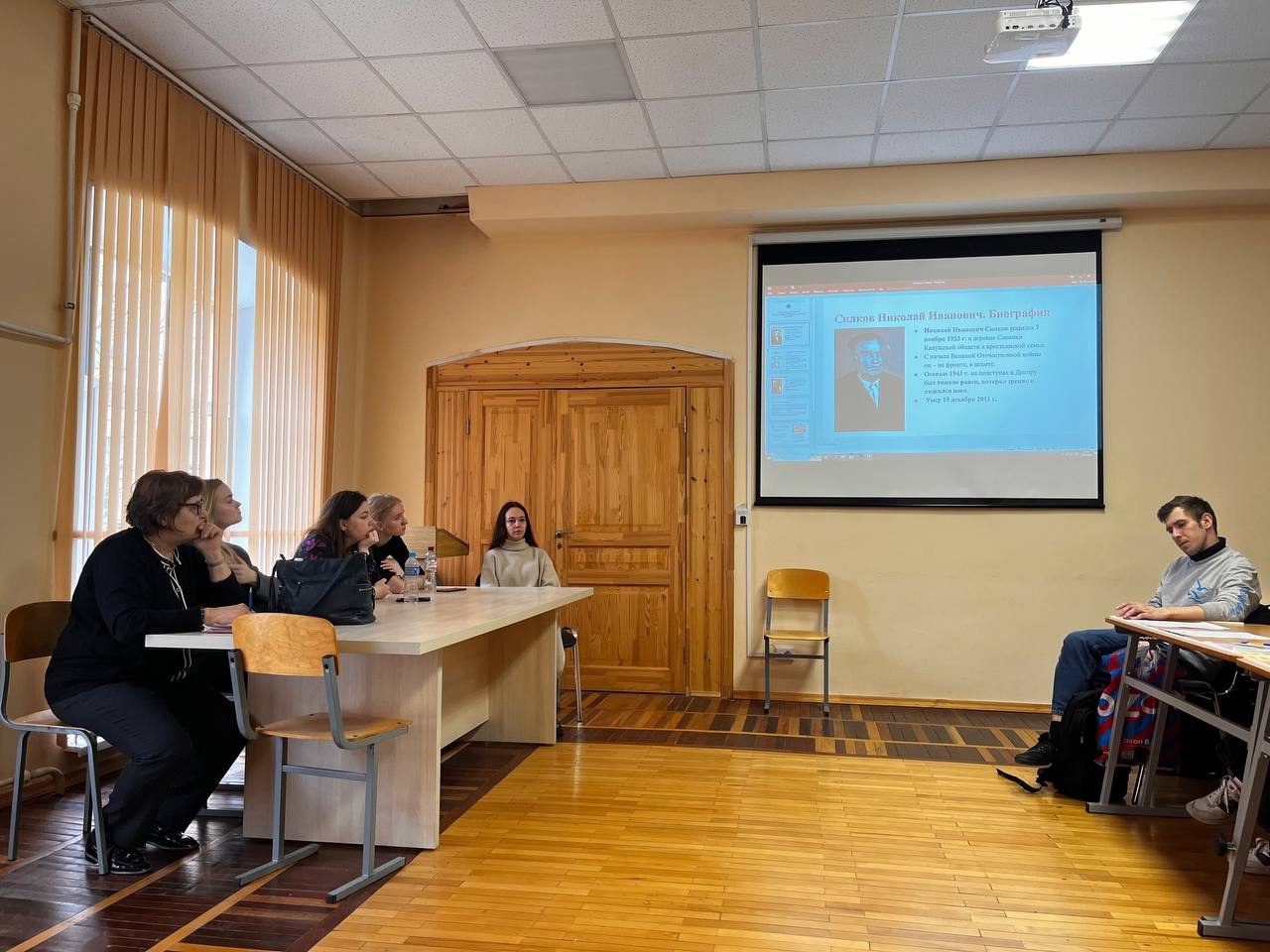 Состоялся семинар, посвященный 80-летию Победы в Великой отечественной войне «Творчество инвалидов по зрению -незрячие о войне».