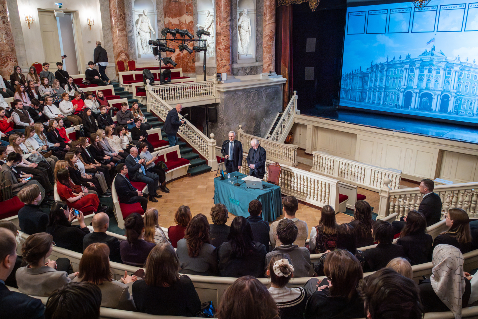 Директор Эрмитажа Михаил Пиотровский рассказал герценовцам о культурном наследии