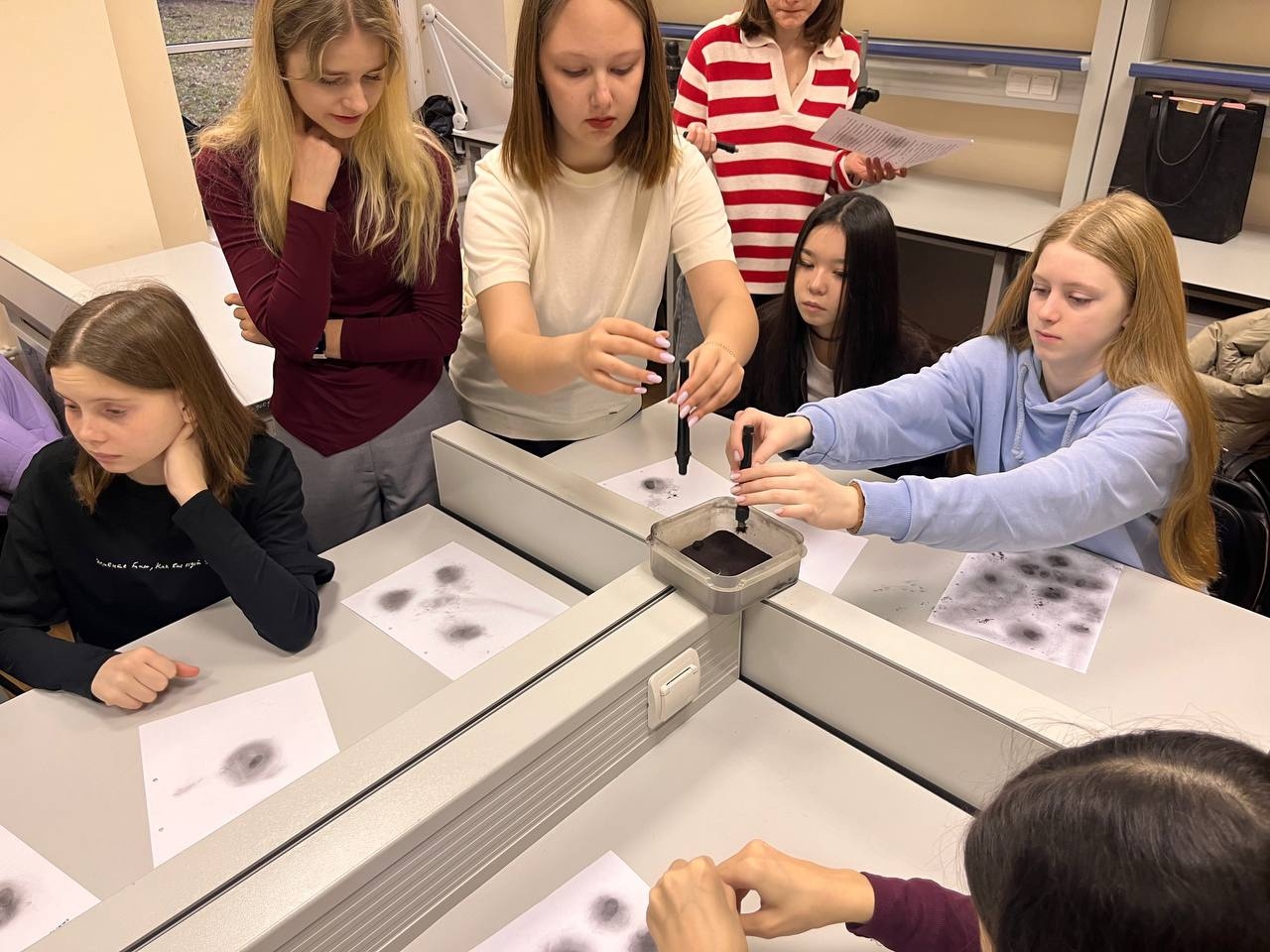 Юридический факультет РГПУ им. А. И. Герцена принял у себя особых гостей — учащихся из Ямало-Ненецкого автономного округа, ставших победителями Всероссийской олимпиады школьников