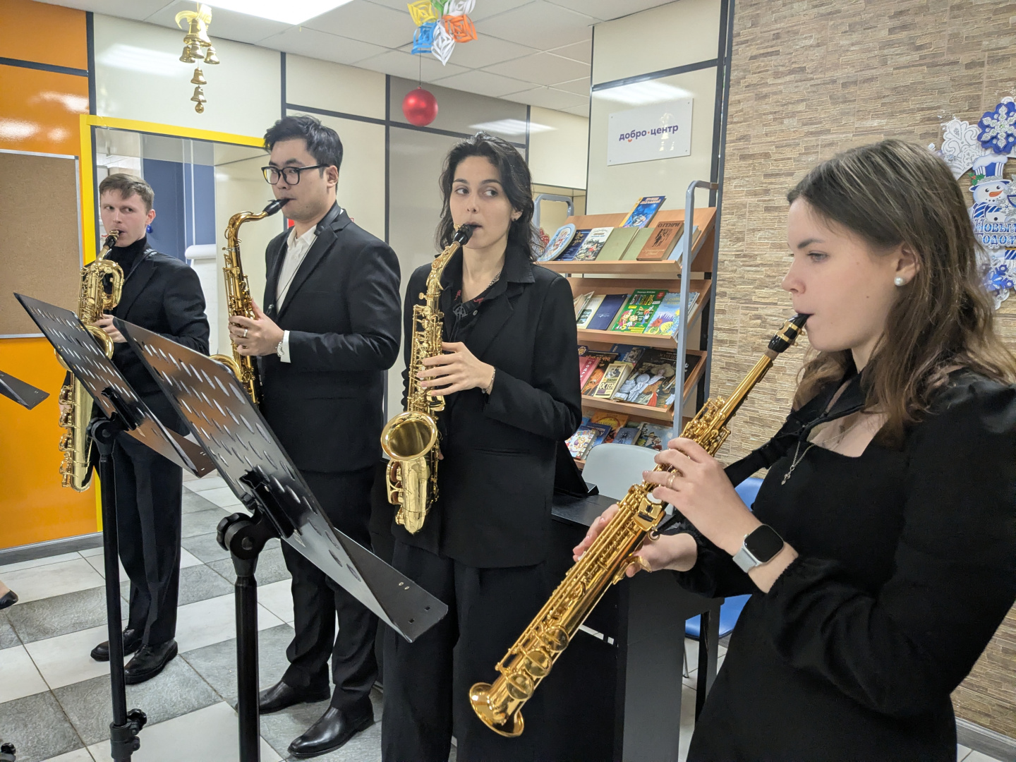 Студенты кафедры музыкально-инструментальной подготовки организовали концерт в детском реабилитационном центре