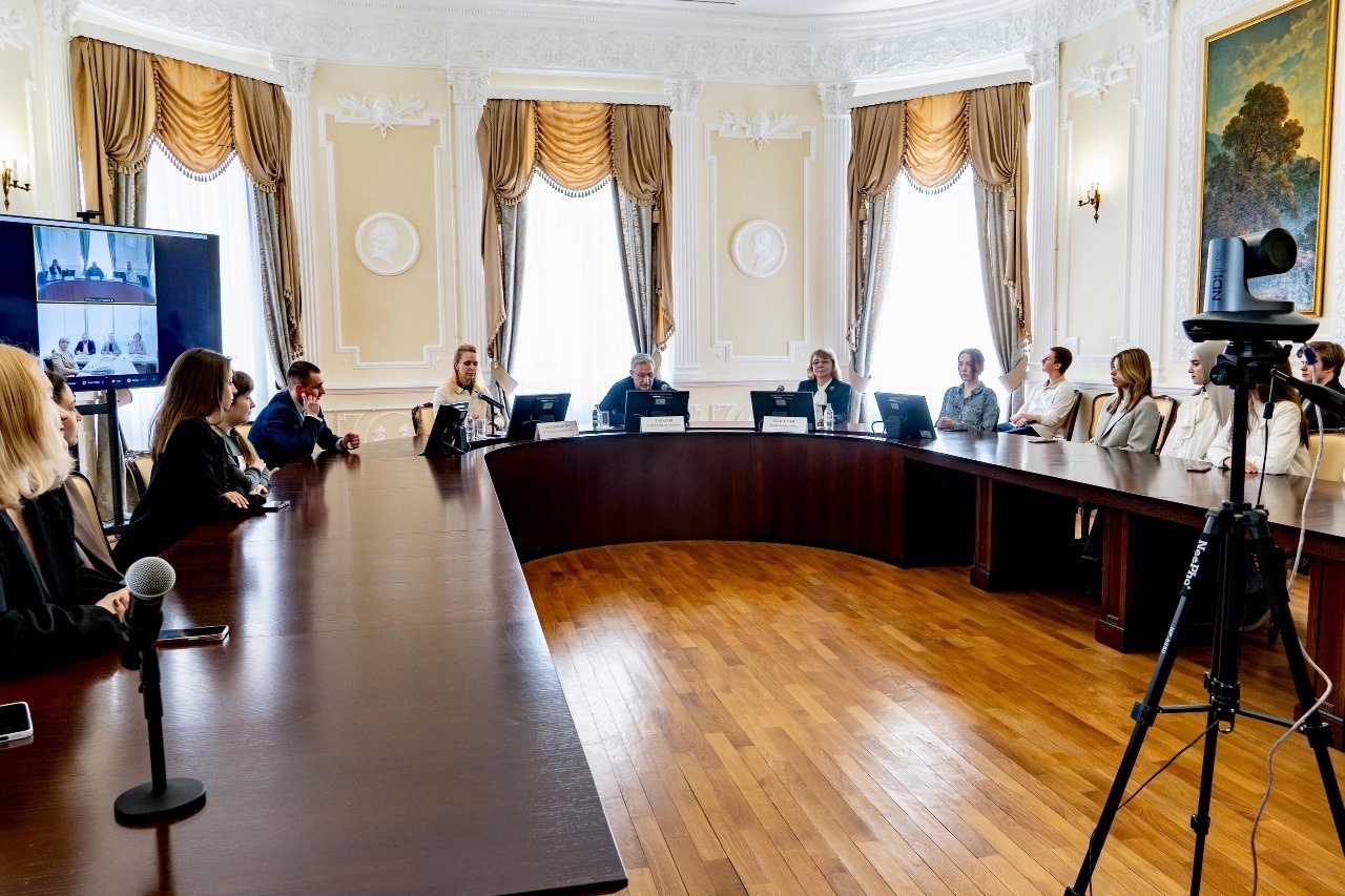 В Павловском зале университета в режиме ВКС состоялась встреча с министром образования Московской области И.В. Пильдес.