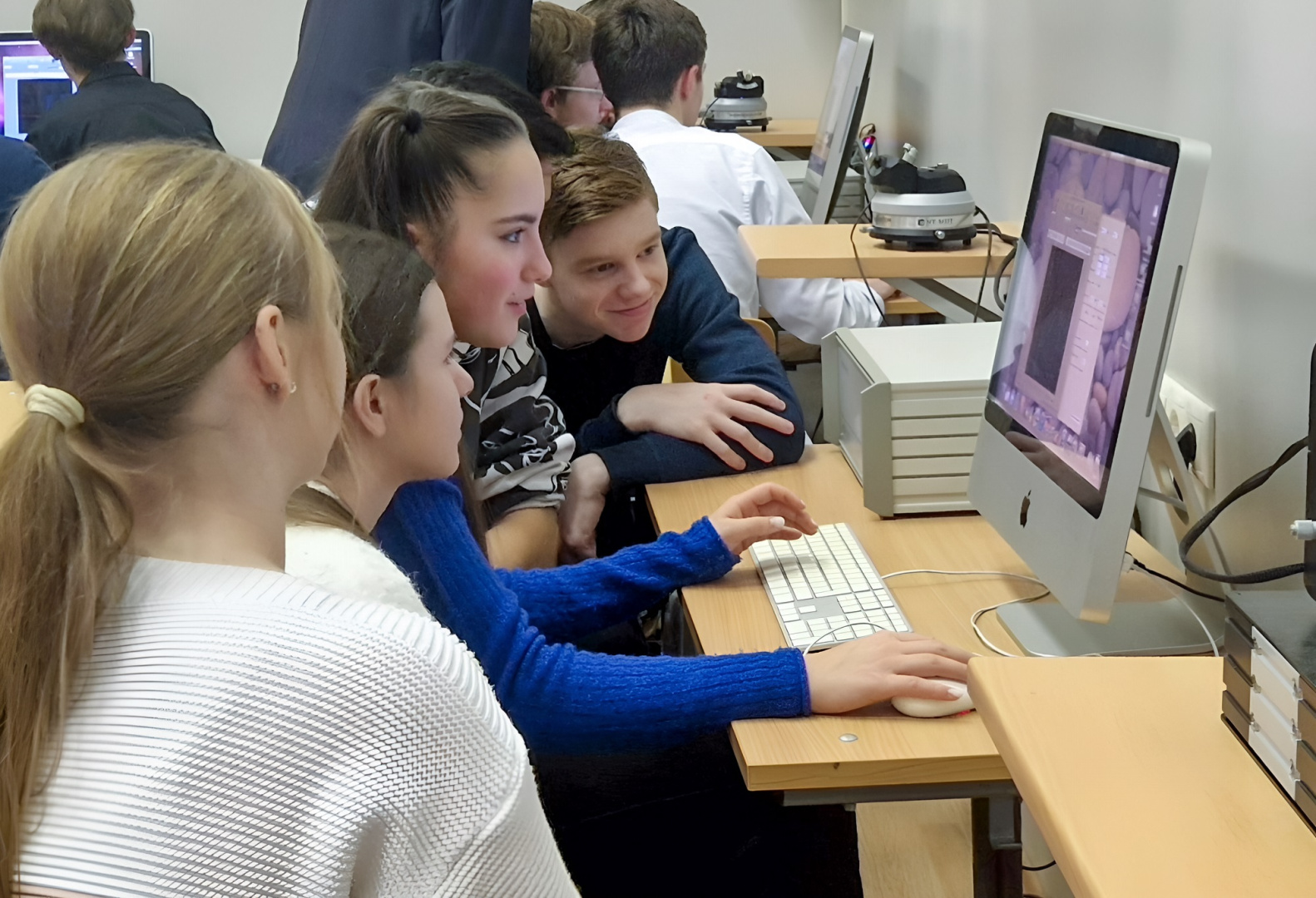 Цифровизация может снижать глубину мышления младших школьников — исследование