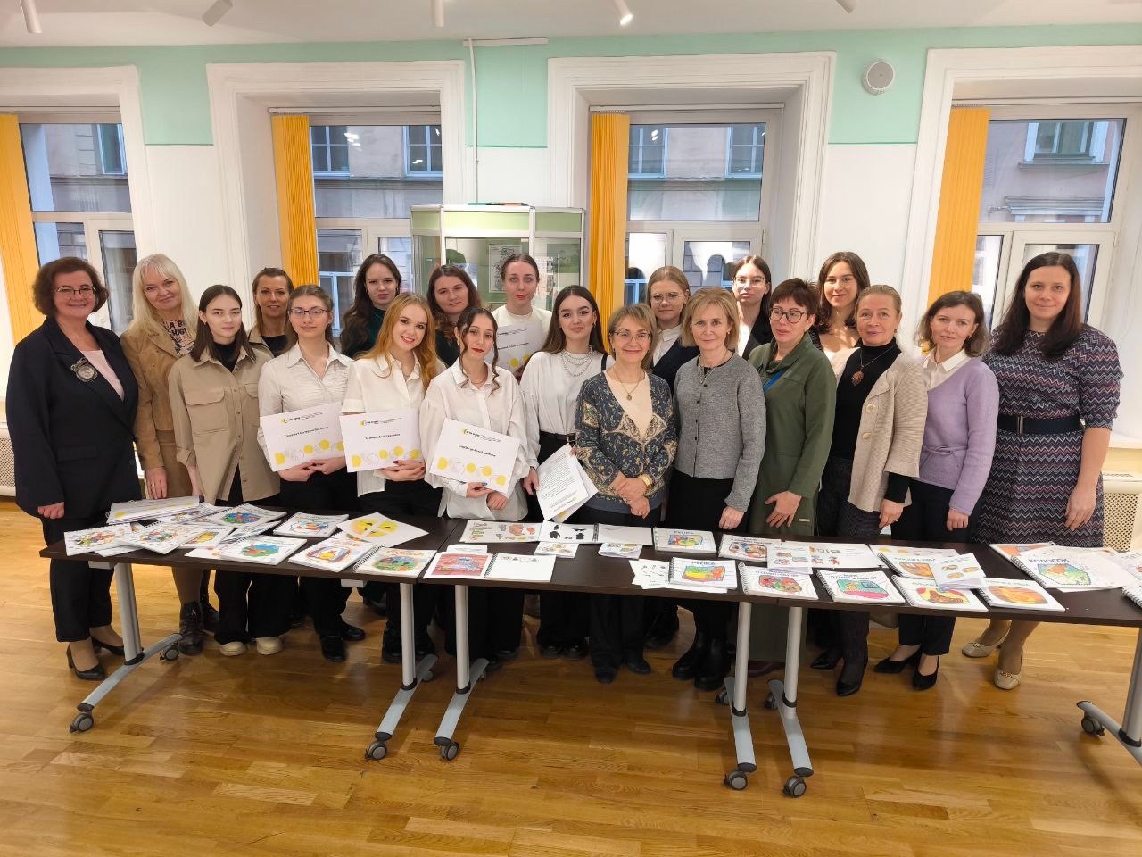 В Санкт-Петербургской государственной библиотеке для слепых и слабовидящих состоялась презентация комплекта адаптированных изданий сказок.