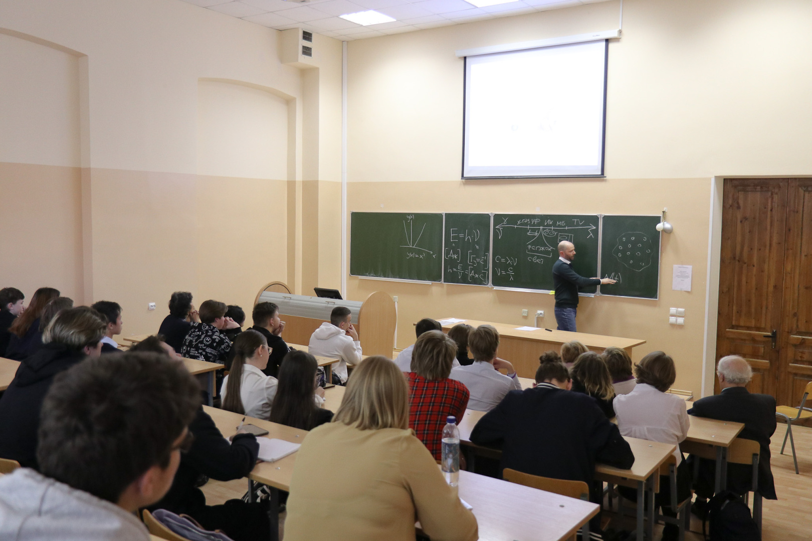 sdnt-open-lecture-losev-2023-014.jpg
