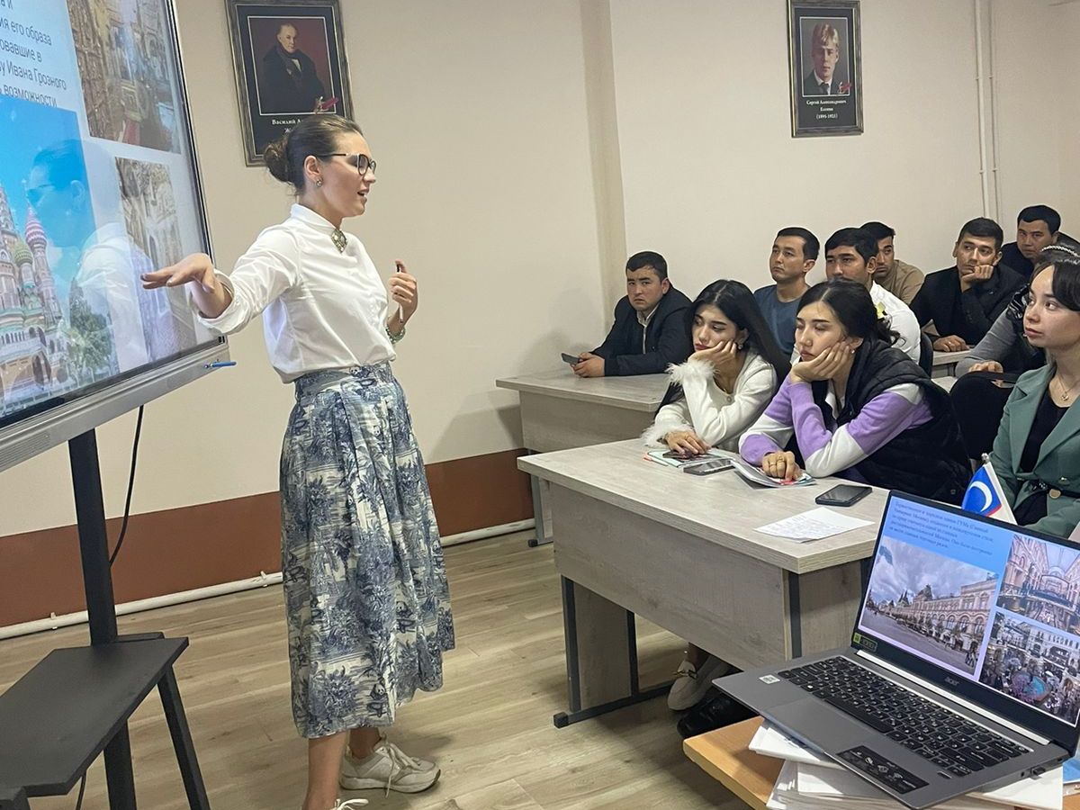 Открытая лекция в Центре открытого образования в Джизакском государственном педагогическом университете