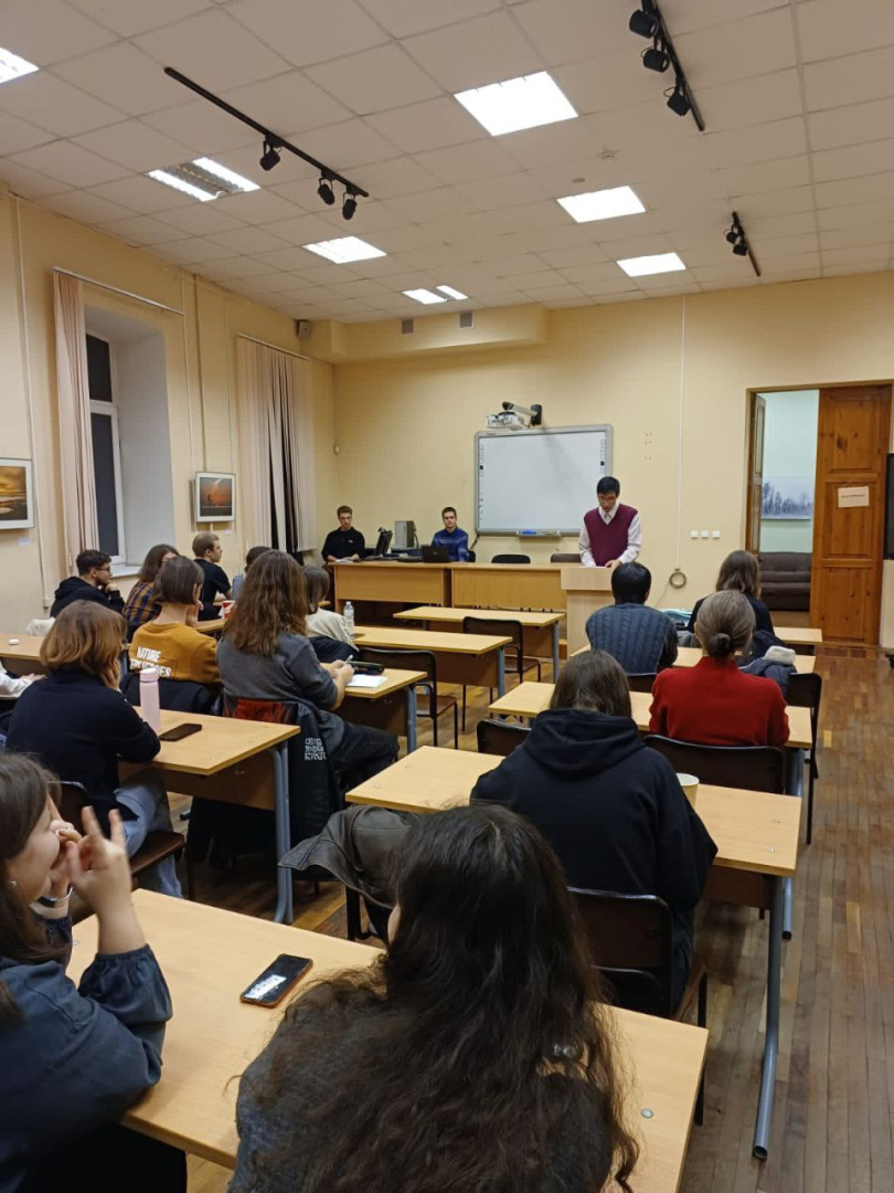 7 ноября прошла встреча дискуссионного клуба "Сова", тема встречи: "Творчество и ответственность"