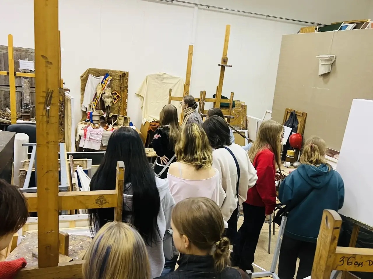 Экскурсия для учащихся Санкт-Петербургской городской детской художественной школы имени Г. Н. Антонова