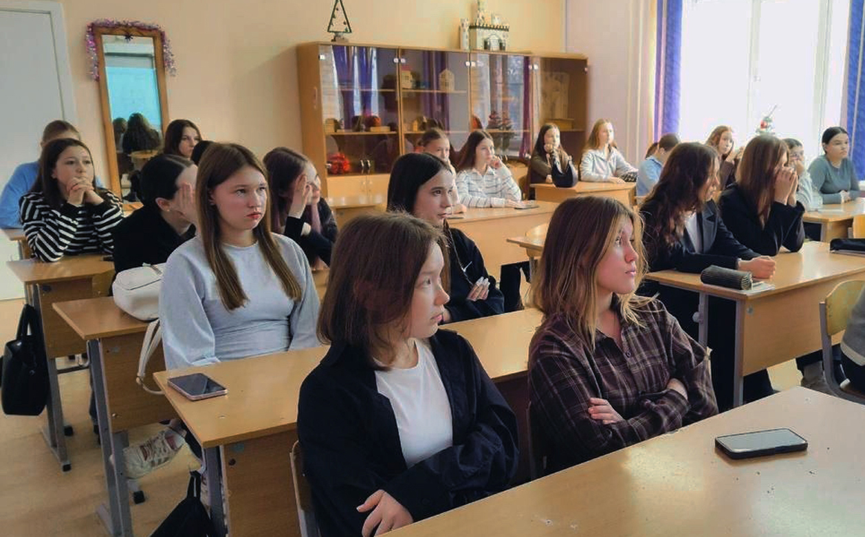 Студенты кафедры сурдопедагогики продолжают профориентационную работу в школах России