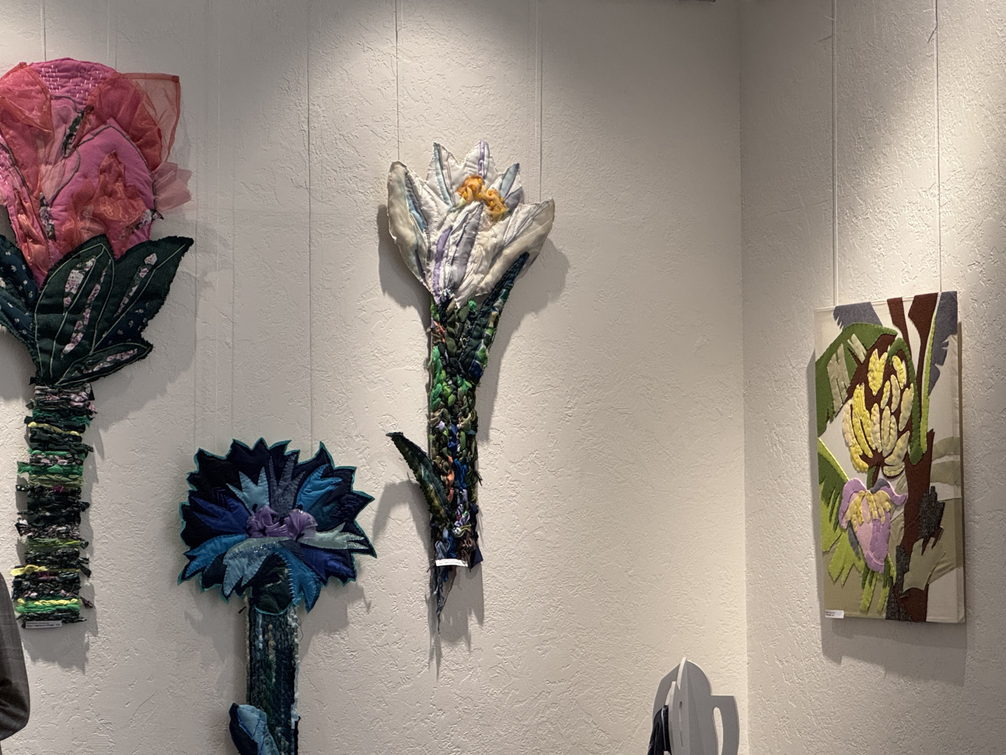 Огромные цветы и весенняя атмосфера: выставка PRIMAVERA открылась в выставочных павильонах кампуса