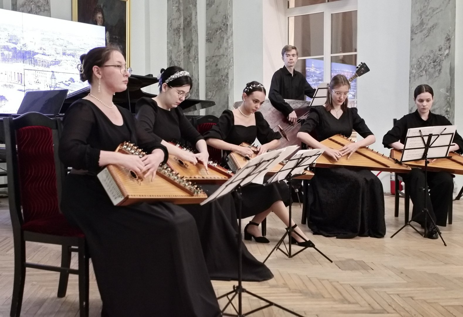 Струнные коллективы Санкт-Петербургской консерватории дали концерт на сцене Герценовского университета