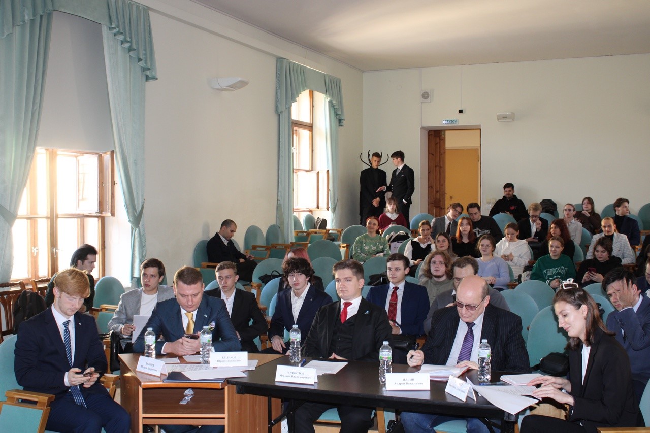 В Герценовском университете прошли дебаты на тему «Деятельность Молодежного Парламента при Законодательном собрании г. Санкт-Петербурга и тенденции молодежной политики в Санкт-Петербурге», организованные Дебат-Клубом юридического факультета 