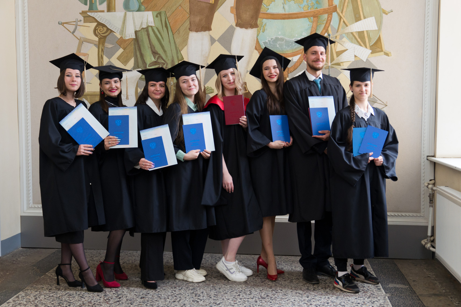 Выпускникам бакалавриата и магистратуры вручили дипломы