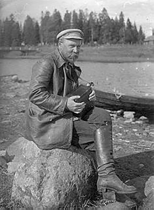 Д.А. Золотарёв во время Верхне-волжской экспедиции.1922.jpg