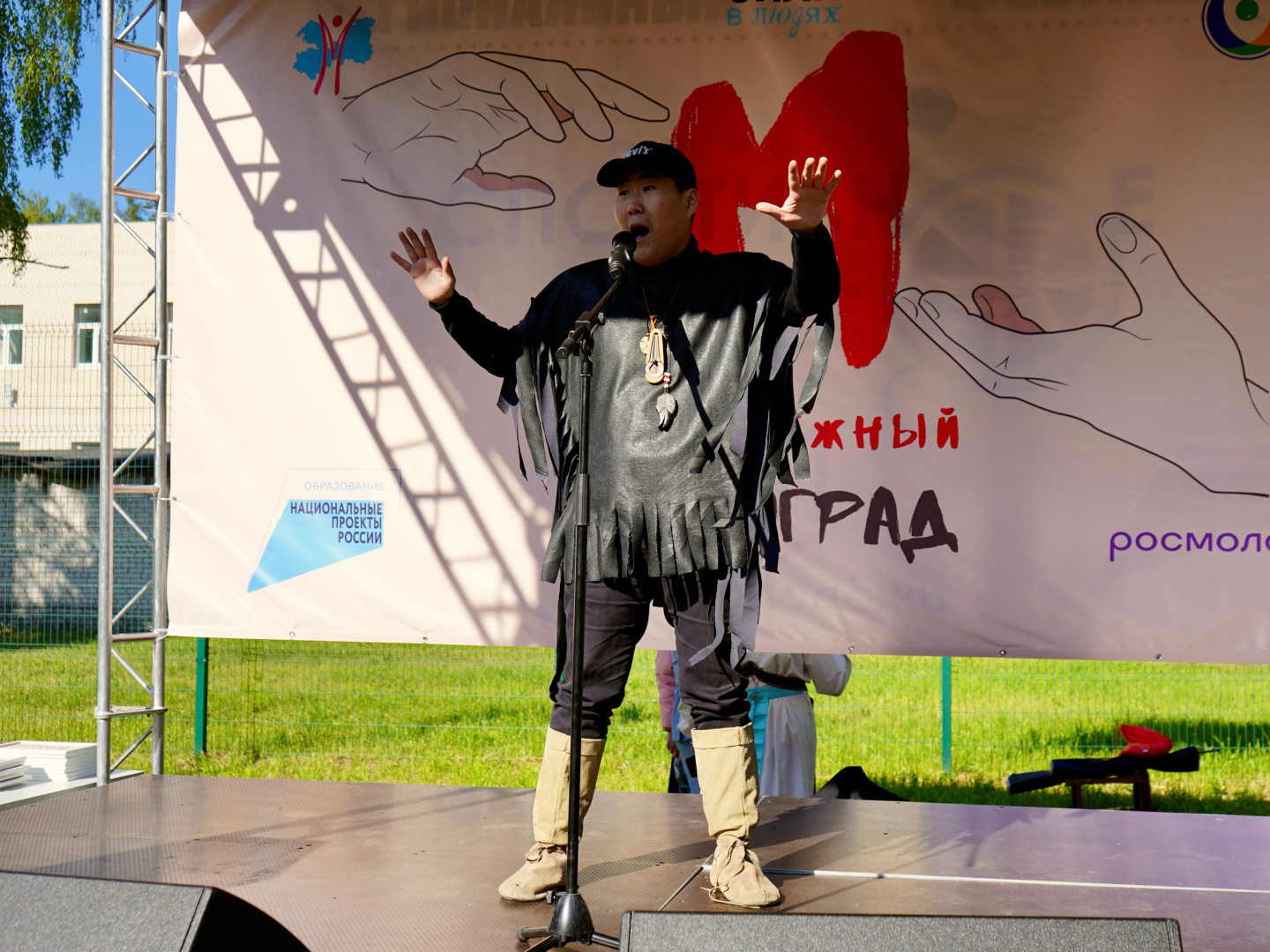 dJR0yl1078w.jpg