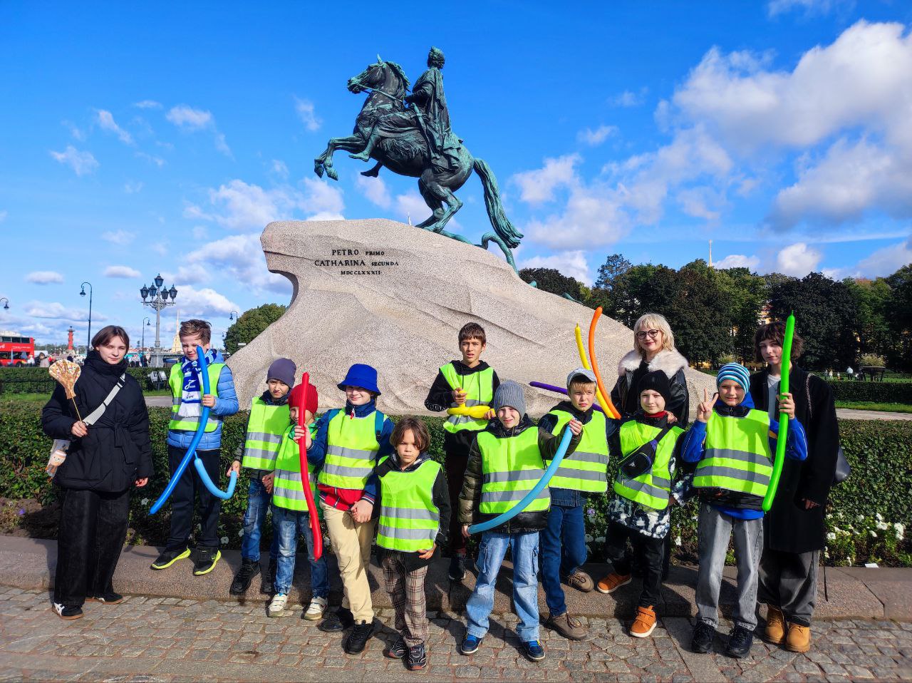 Студенты 4 курса "Культурологического образования" провели для учащихся хорового училища М.И. Глинки музейно-образовательный маршрут в самом центре Санкт-Петербурга