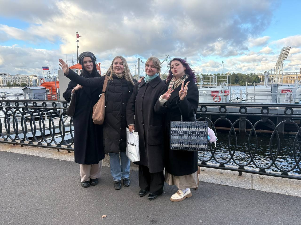 Экскурсия по набережным Санкт-Петербурга