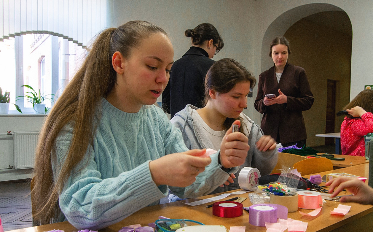 В институте дефектологического образования и реабилитации состоялся мастер-класс, приуроченный к 8-му марта