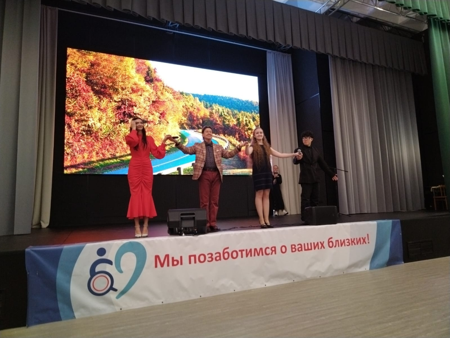 Герценовцы стали участниками концерта «От сердца к сердцу» в Доме социального обслуживания «Серафимовский»