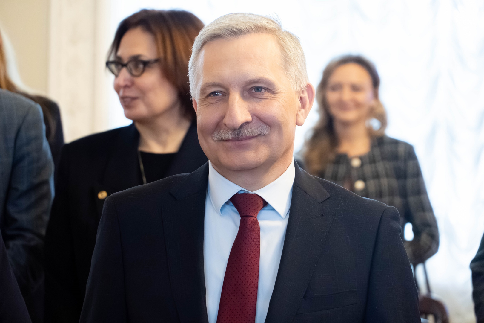 Поздравление от ректора Сергея Тарасова с Международным женским днем