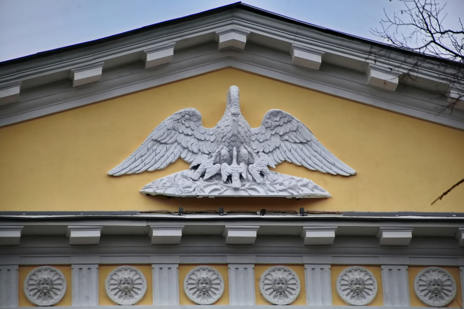 В РГПУ им. А. И. Герцена завершился ремонт фасадов 6-го корпуса