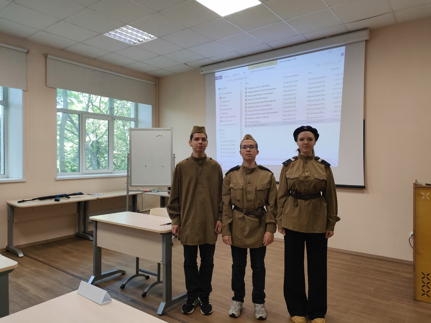«Маршрутами боевой славы»: студенты факультета комплексной безопасности погрузились в историю Ленинградской битвы