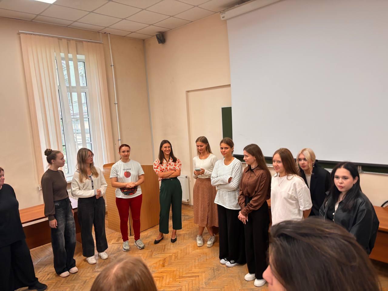 Добро пожаловать в университет! (знакомство кураторов с первокурсниками) 