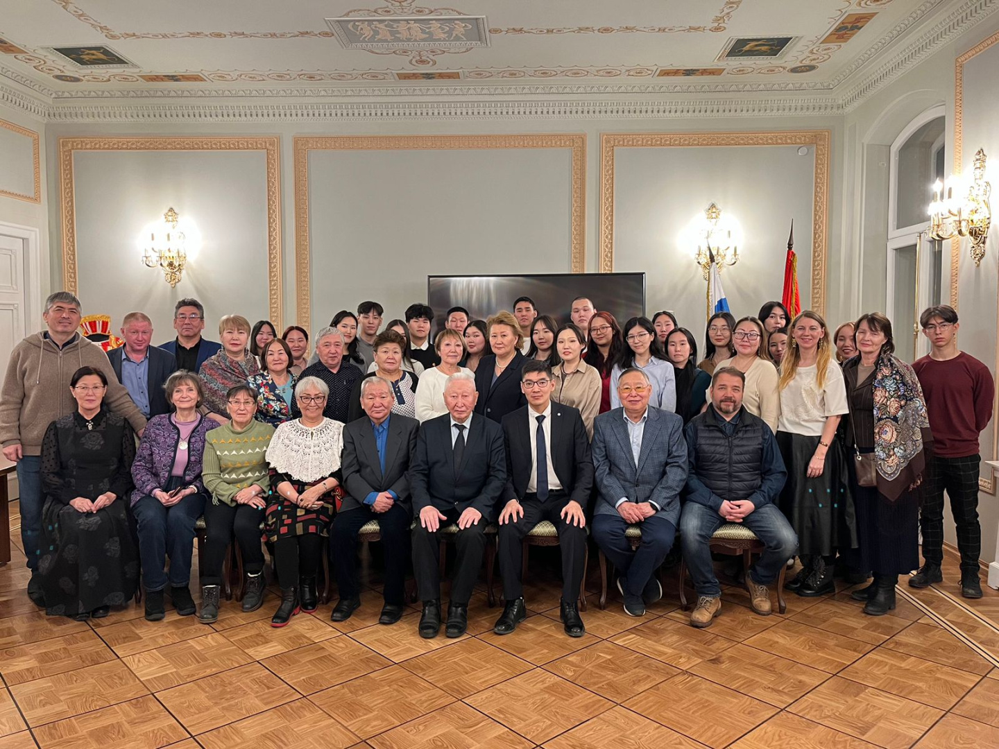 16 февраля 2024 года в Санкт-Петербургском Доме национальностей состоялась встреча якутской диаспоры города на Неве с видным государственным и общественным деятелем Республики Саха (Якутия) Мучиным Матвеем Васильевичем