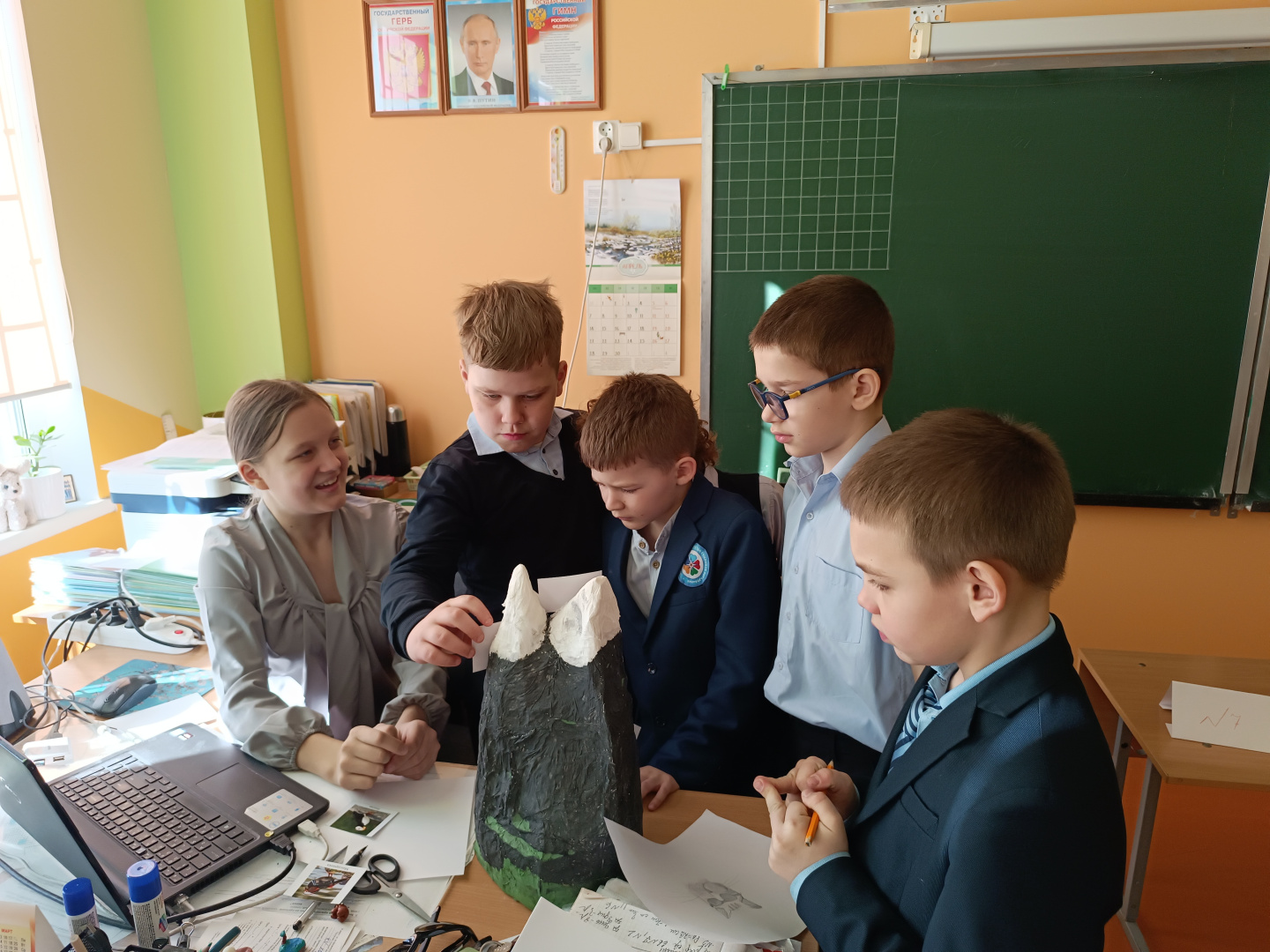 16 апреля 2025 года обучающиеся факультета биологии организовали и провели провели игру по станциям «Природные зоны России» для учеников 2 и 3 классов ГБОУ СОШ № 364 Фрунзенского района Санкт-Петербурга