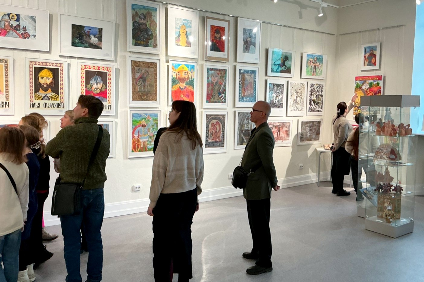 В Открытом кампусе заработала выставка-конкурс «Герои русской истории: образ защитника Отечества»