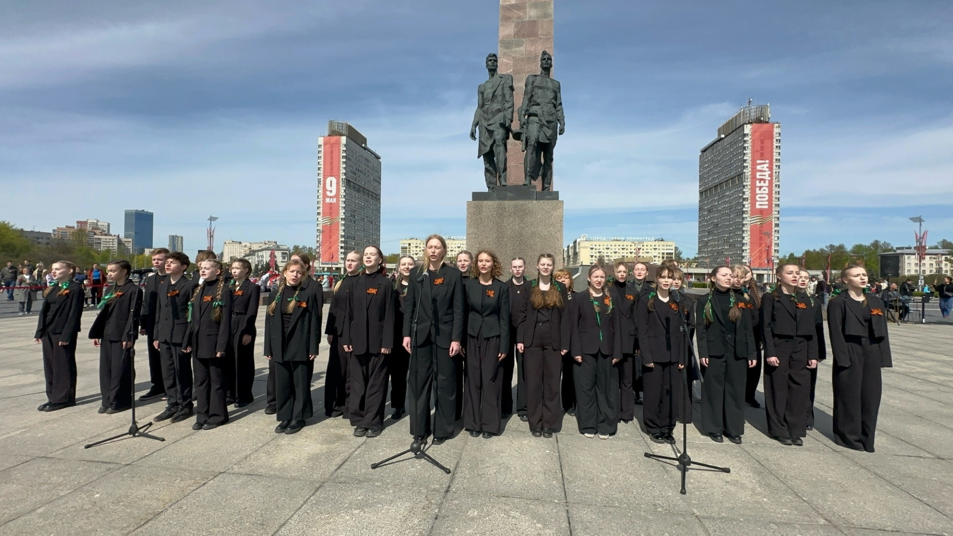«Весна Победы. Весна России»: студенты ИМТиХ приняли участие в праздничной концертной программе