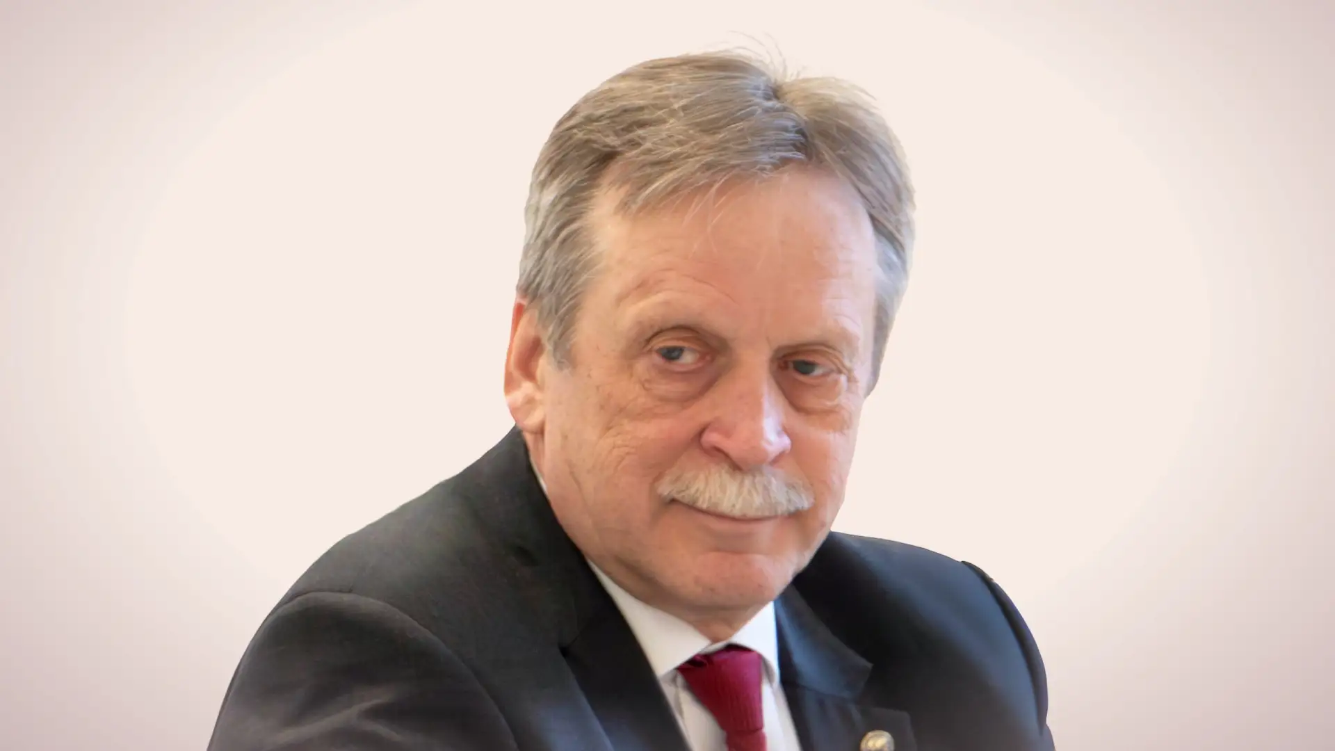 Имя Эксперта