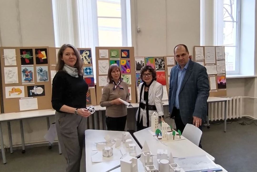 Кафедральный просмотр работ студентов второго курса