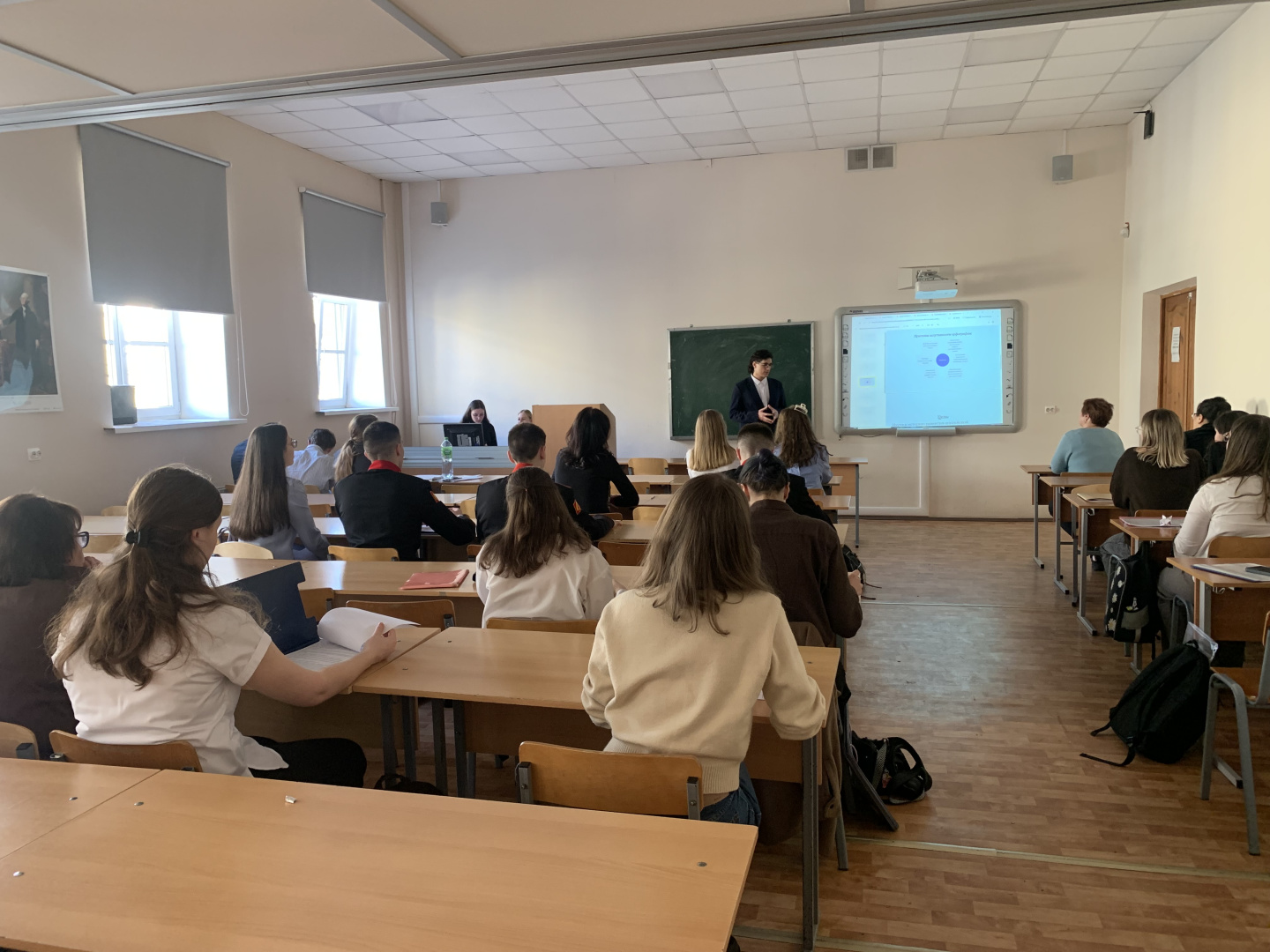 Веб-квесты, чат-боты и экскурсии по местам The Beatles: школьники представили свои проекты на конференции «В мире языков и культур»