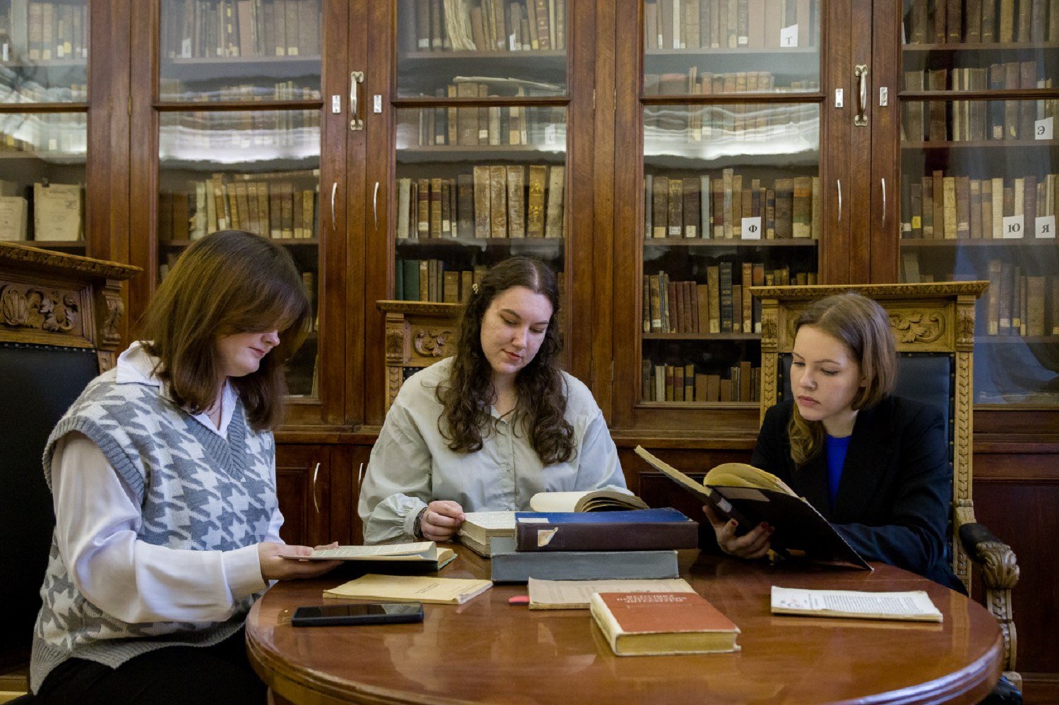 Герценовский университет представил цифровую «Методическую летопись» на V Съезде Общества русской словесности