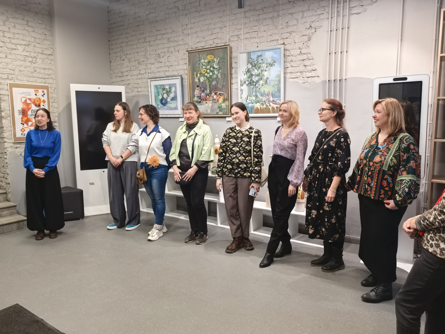 Фестиваль «Время цветения» открылся выставкой хужожников-педагогов 