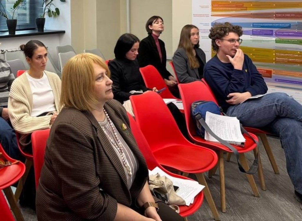 Round Table2a_3.10.25.jpg