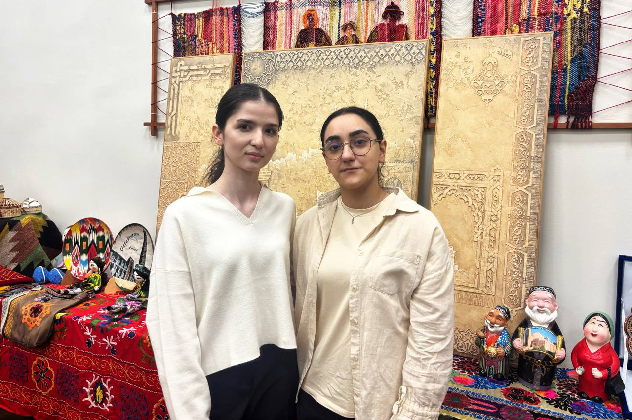 Студентки 1-го курса посетили встречу, посвящённую Дню независимости Республики Узбекистан