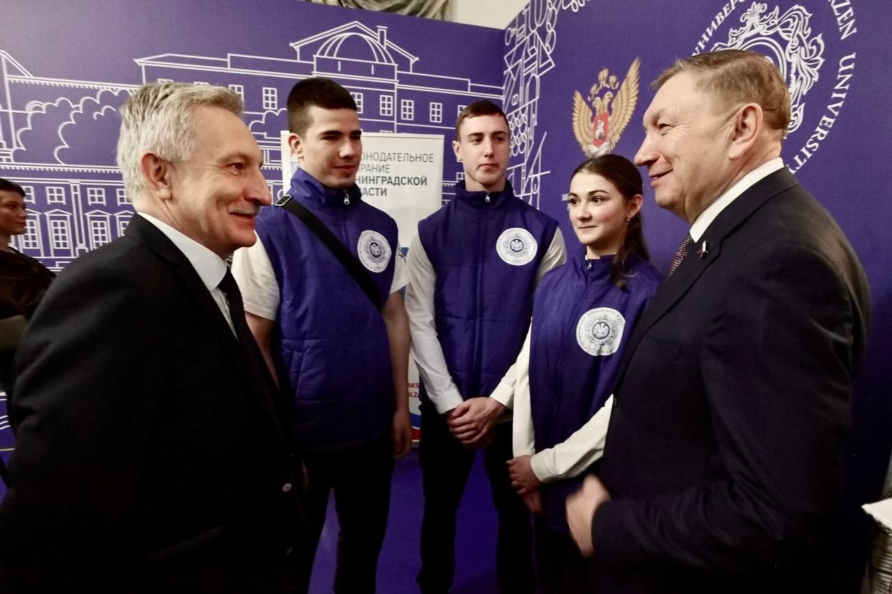 Студенты ИФКиС — волонтёры на XII Евразийском молодёжном инновационном конвенте