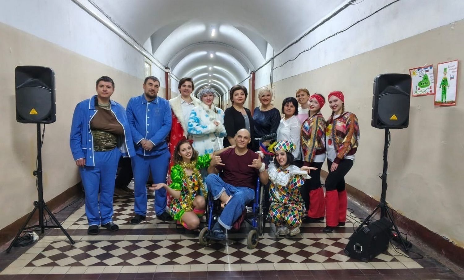 В преддверии Нового года Герценовский университет передал гуманитарную помощь для бойцов СВО