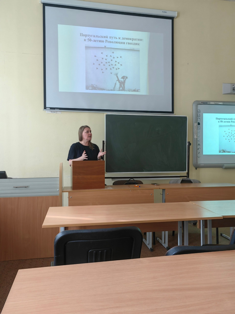 MczE695FTHk - Sergey Komarov.jpg