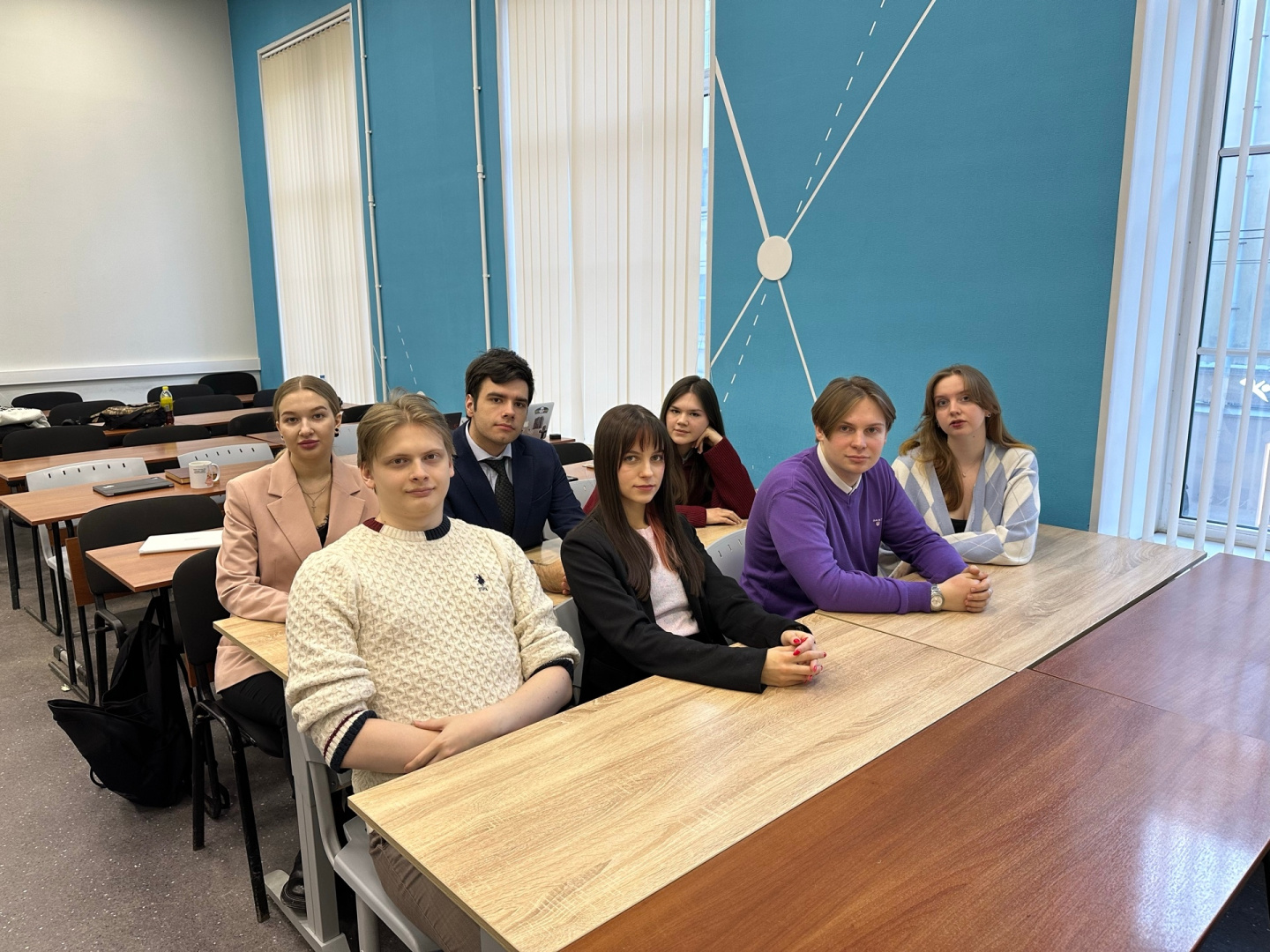 На юридическом факультете состоялось заседание научно-исследовательского кружка «Международное право и вызовы современности»