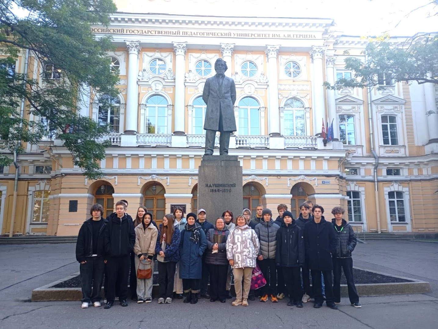 1.10.25. шк-ки лицей 244.jpg