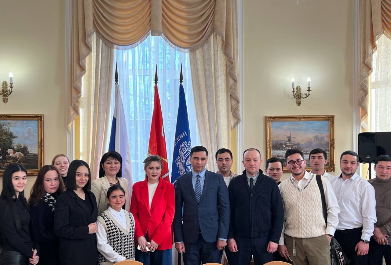 Студенты приняли участие во встрече с генеральным консулом Республики Узбекистан в Санкт-Петербурге Абдурахмоном Махмудовым